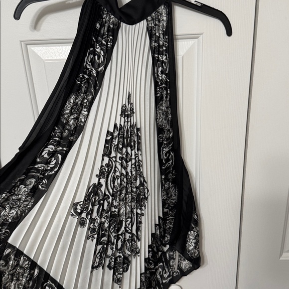 Alfani Black and White Halter Scarf Vest - Stylish Women’s Accessory - Picture 2 of 4